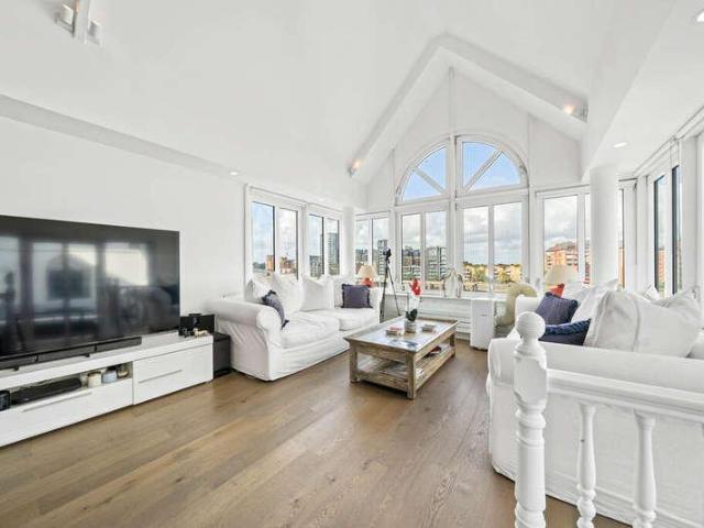 3 bed flat for sale