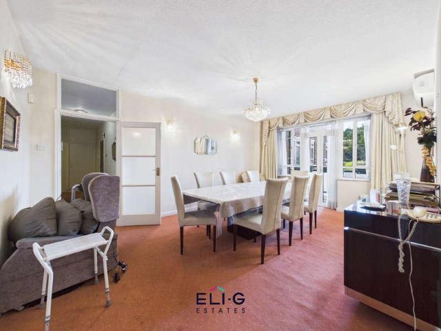 3 bed flat for sale