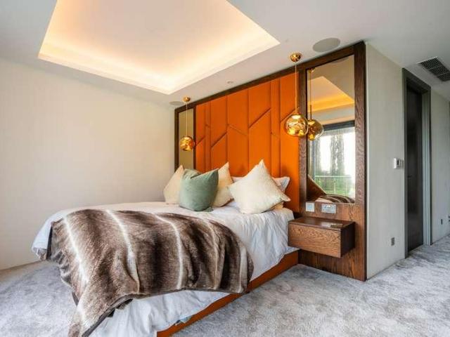 3 bed flat for sale