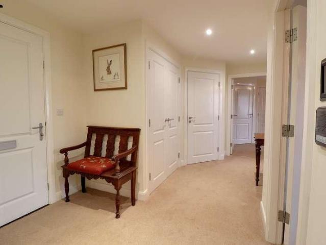 3 bed flat for sale