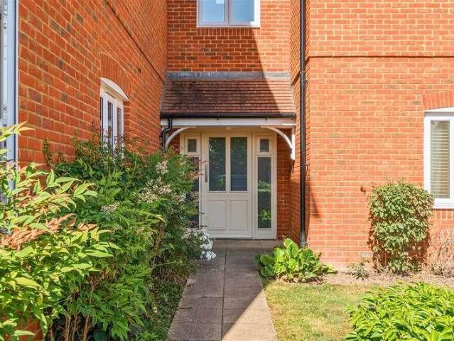 3 bed flat for sale
