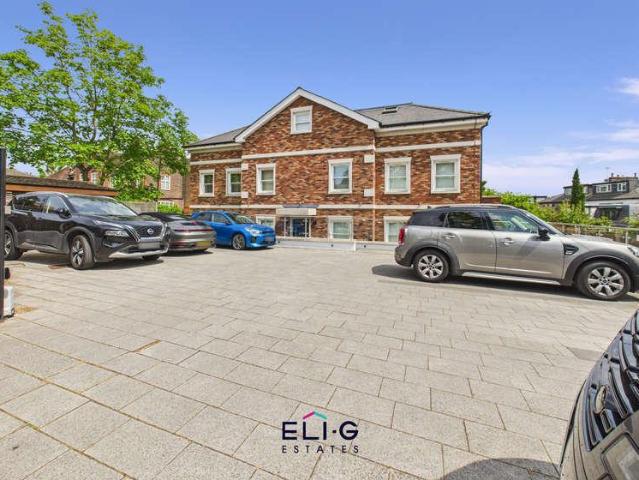 3 bed flat for sale