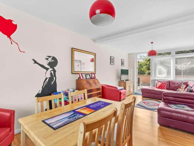 3 bed flat for sale