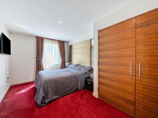 3 bed flat for sale