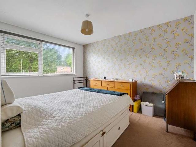 3 bed flat for sale
