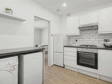 3 bed flat for sale