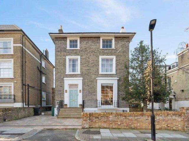 3 bed flat for sale