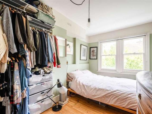 3 bed flat for sale