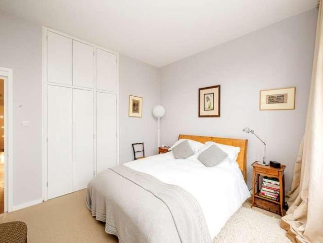 3 bed flat for sale