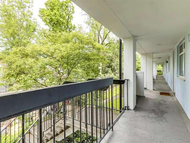 3 bed flat for sale