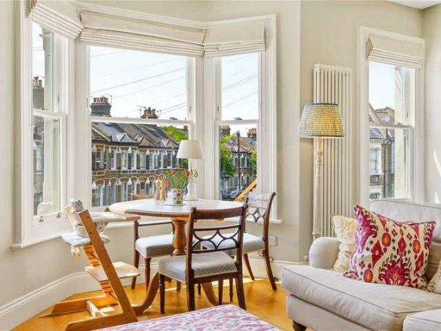 3 bed flat for sale