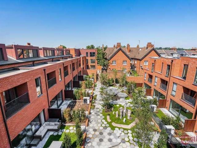 3 bed flat for sale