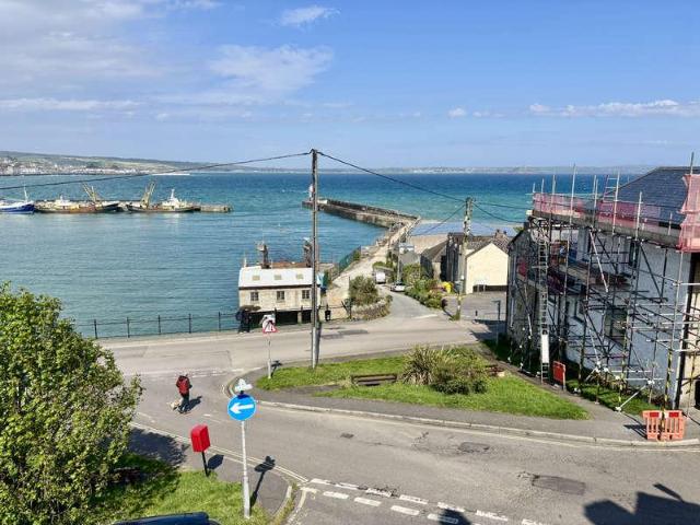 3 bed flat for sale