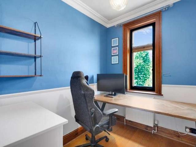 3 bed flat for sale