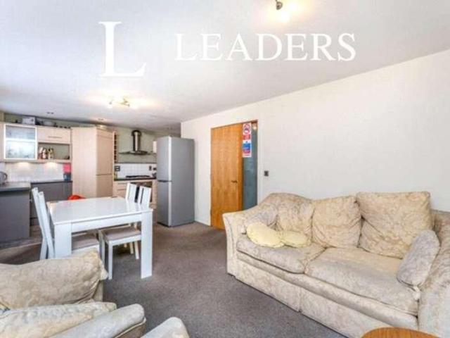 3 bed flat for sale