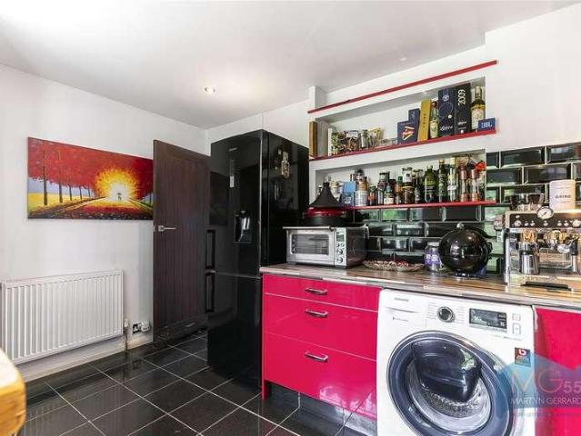 3 bed flat for sale