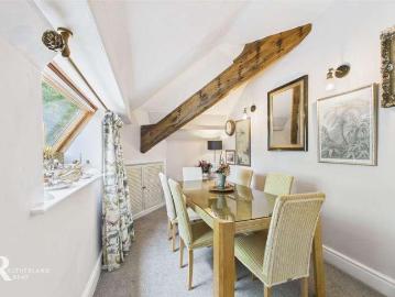 3 bed flat for sale