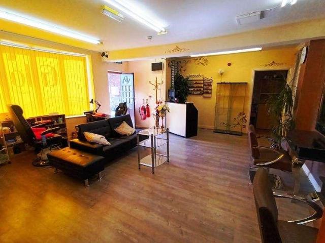 3 bed flat for sale