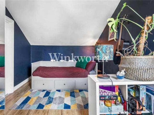 3 bed flat for sale