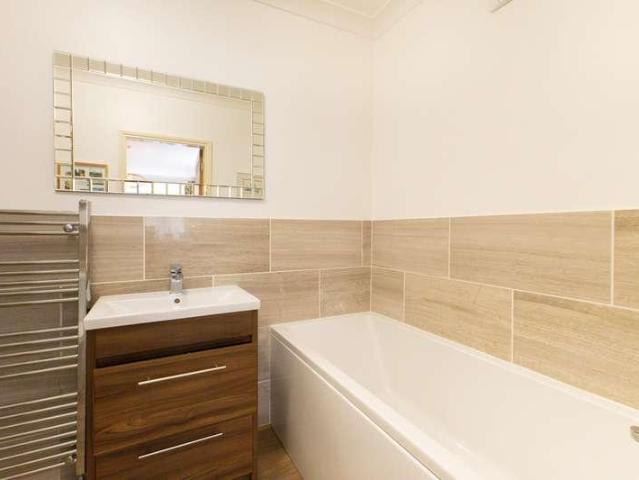 3 bed flat for sale