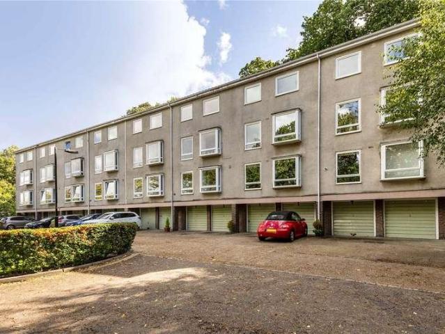 3 bed flat for sale