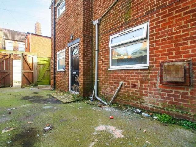 3 bed flat for sale