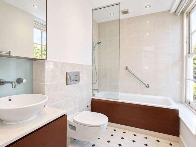 3 bed flat for sale