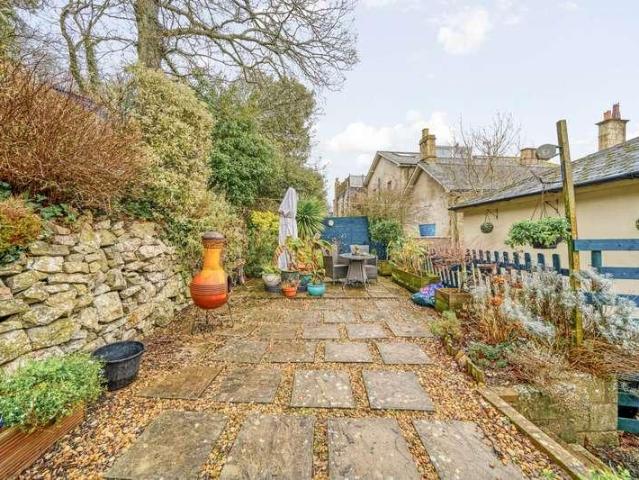 3 bed flat for sale