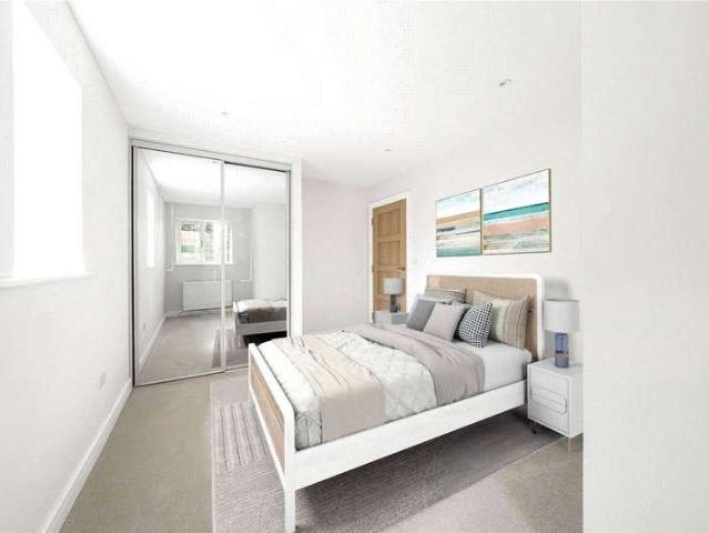 3 bed flat for sale