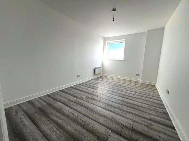 3 bed flat for sale