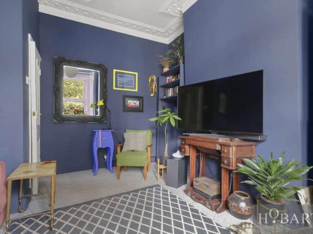 3 bed flat for sale