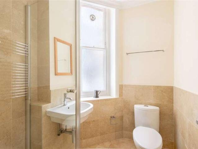 3 bed flat for sale