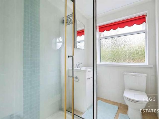 3 bed flat for sale