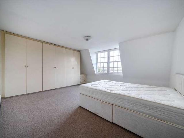 3 bed flat for sale