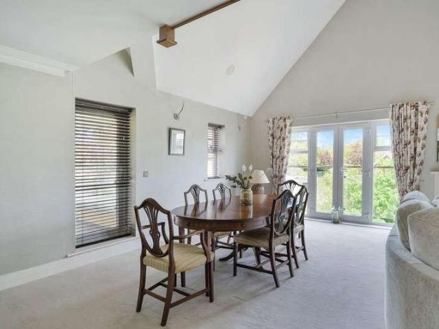 3 bed flat for sale