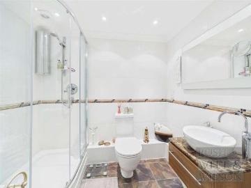 3 bed flat for sale