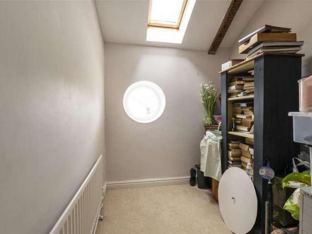 3 bed flat for sale