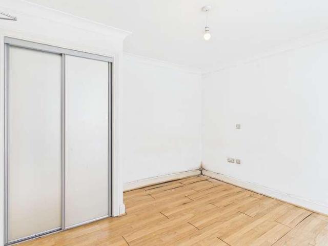 3 bed flat for sale