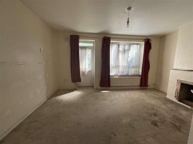 3 bed flat for sale