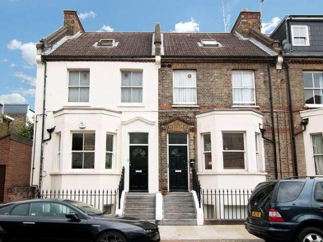 3 bed flat for sale
