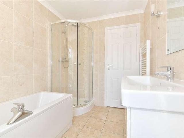 3 bed flat for sale