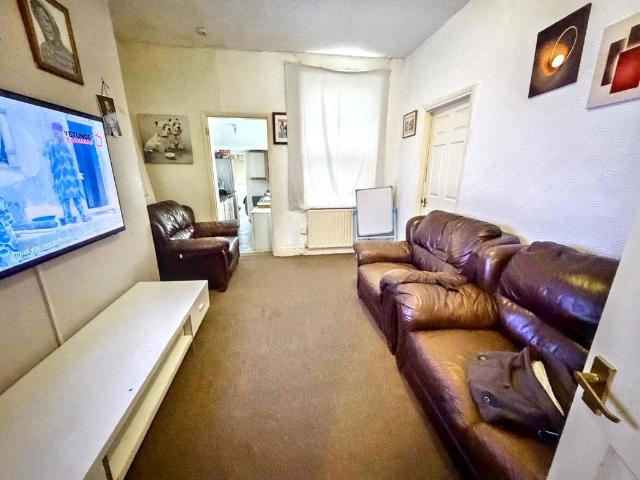 3 bed flat for sale