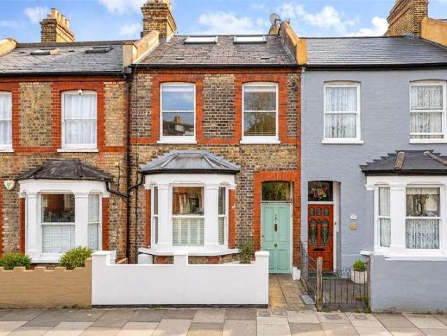 3 bed flat for sale