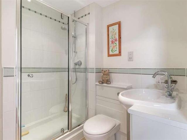 3 bed flat for sale