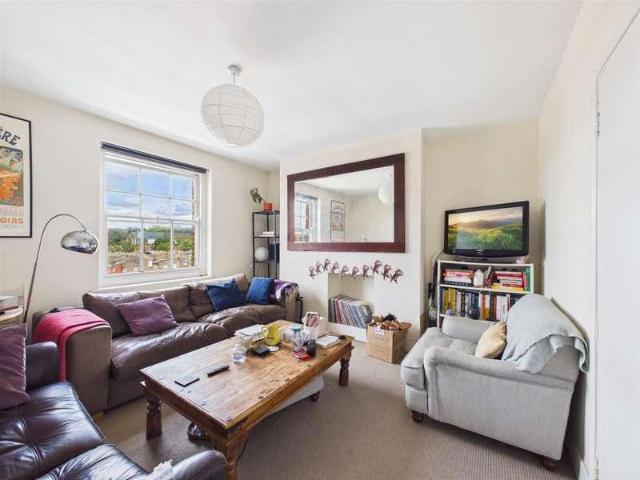 3 bed flat for sale