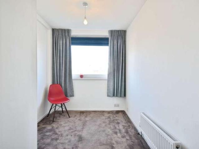 3 bed flat for sale