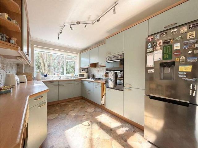 3 bed flat for sale