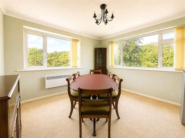 3 bed flat for sale