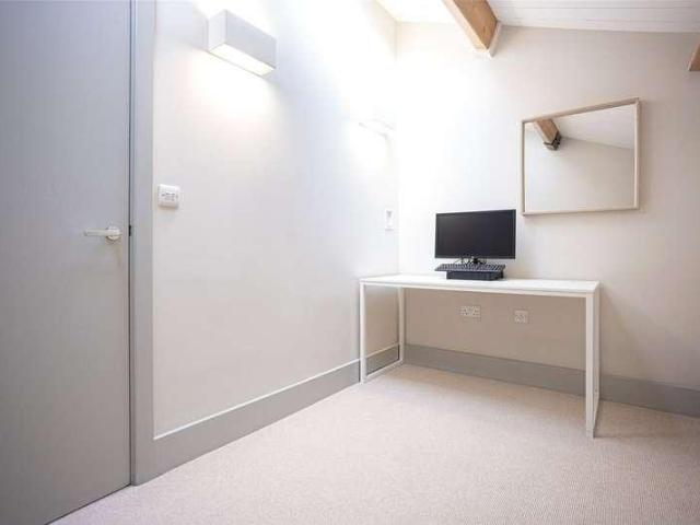 3 bed flat for sale