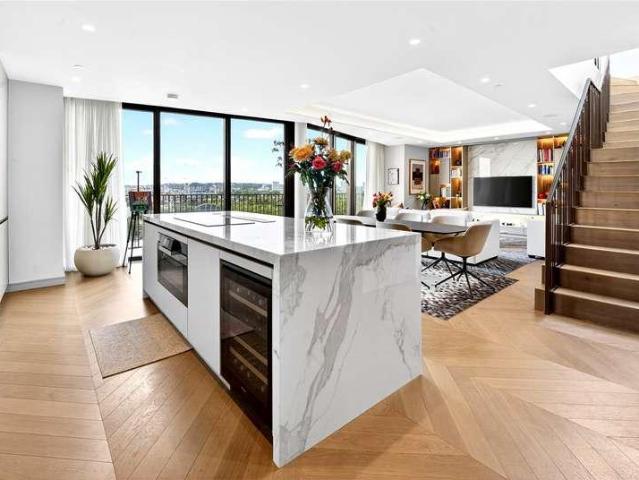3 bed flat for sale